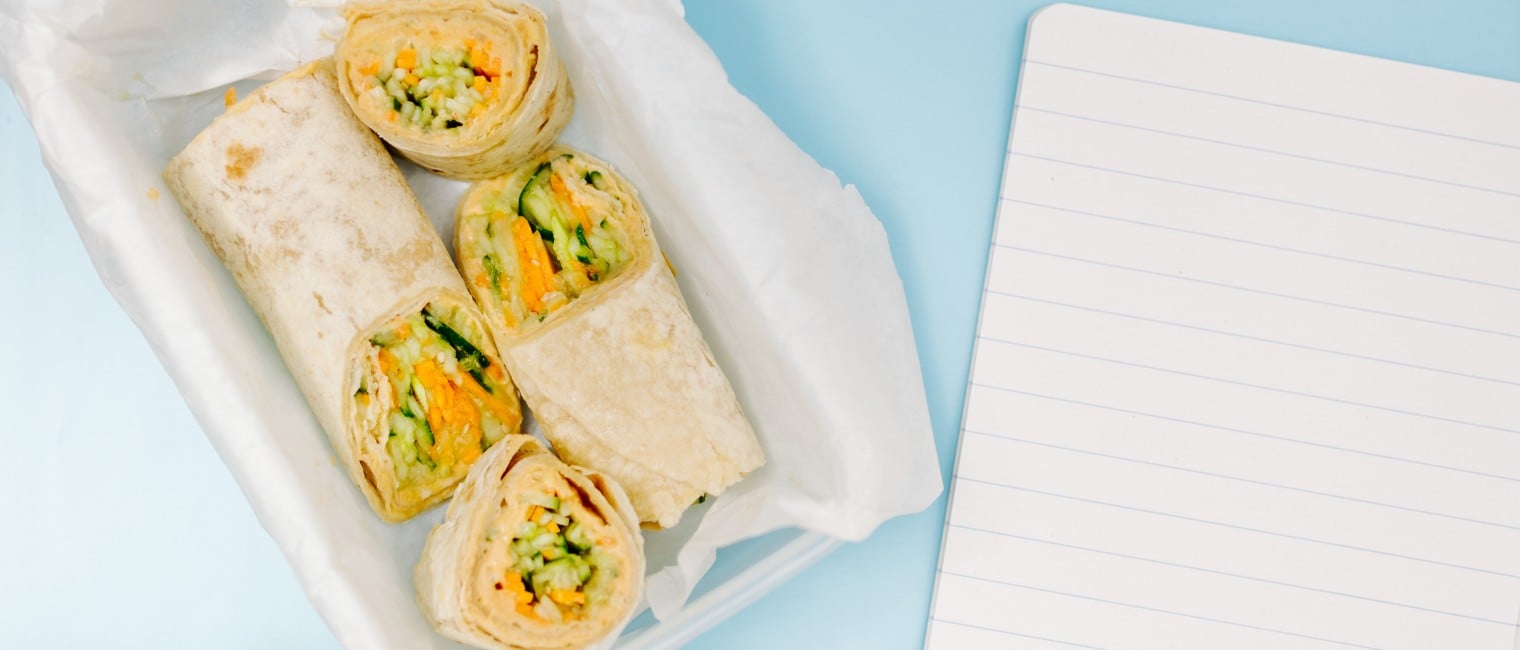Dinkelwraps mit Gurken-Karotten-Spaghetti