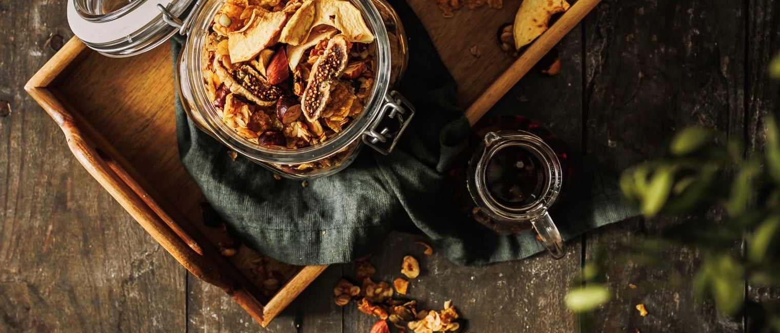 Herbst-Granola mit Feigen und Nüssen