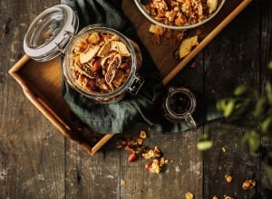 Herbst-Granola mit Feigen und Nüssen