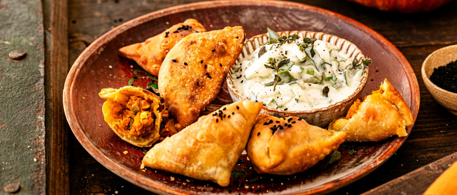 Samosas gefüllt mit Kürbis und Faschiertem