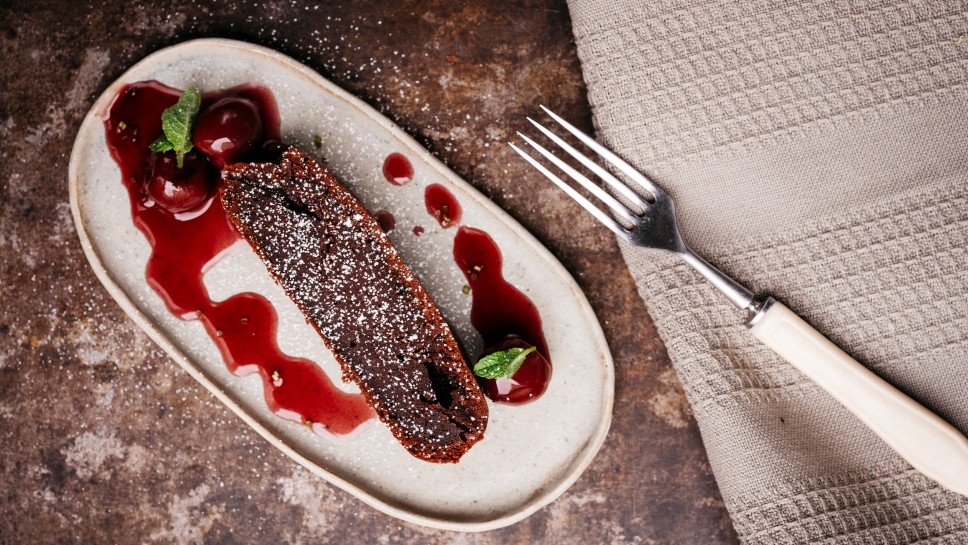 Paul Ivić, veganes Menü, Schokokuchen mit Kirschen