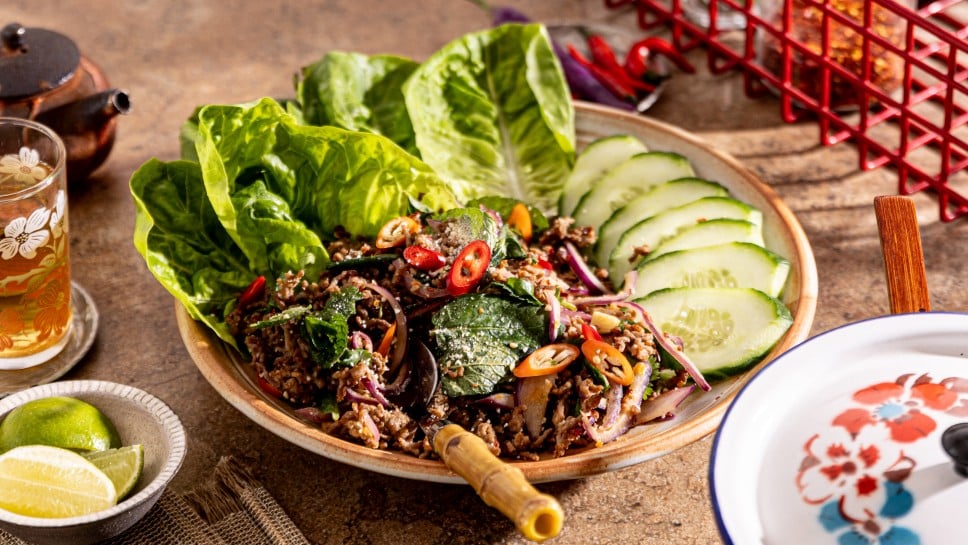 Larb Moo - thailändischer Salat mit Faschiertem