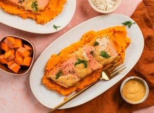 Lachsfilet mit Honig-Senf-Sauce und Süßkartoffel-Kren-Püree