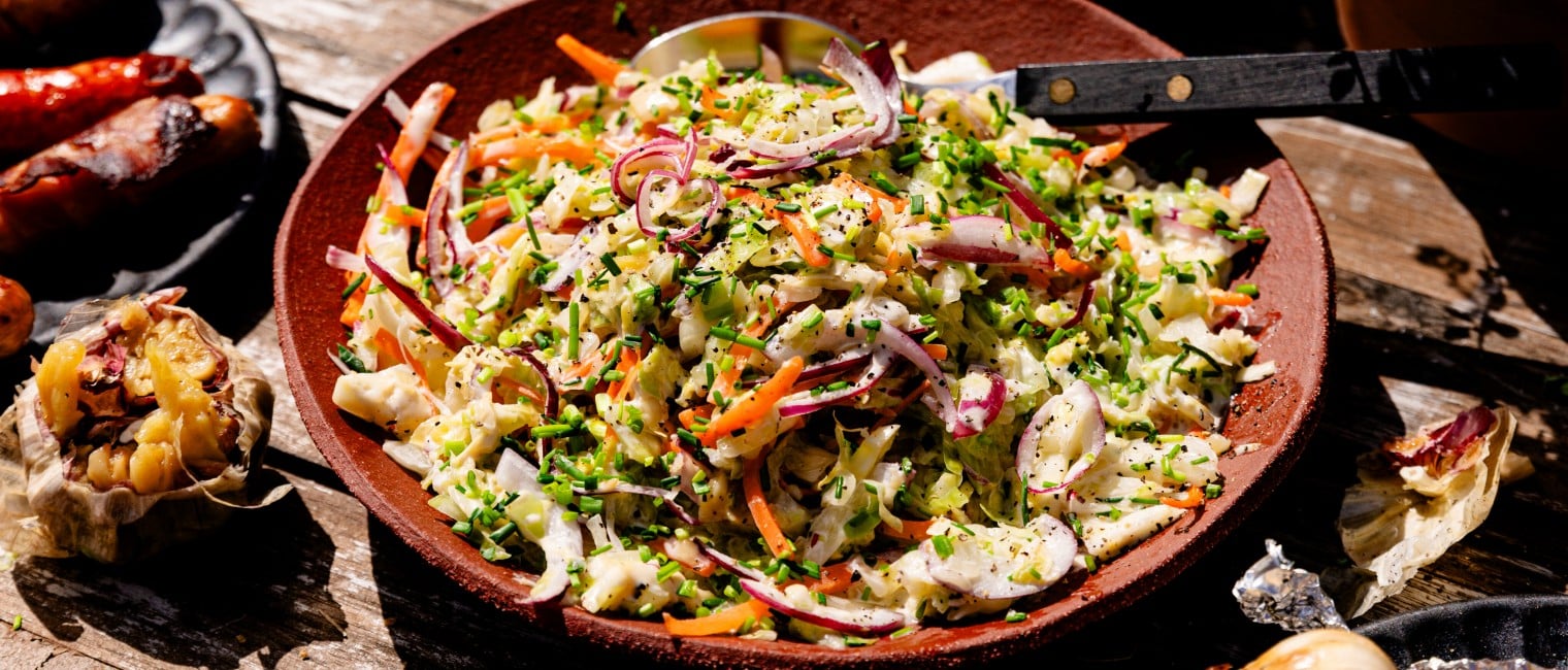 Rauchiger Krautsalat mit geröstetem Knoblauch