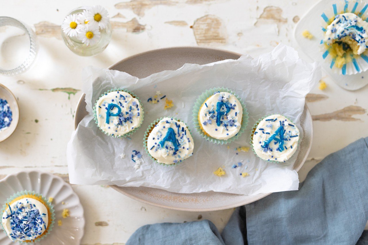 Klassische Vanillecupcakes mit Frischkäse-Frosting