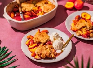 SPAR Mahlzeit! Nektarinen Cobbler mit Vanilleeis