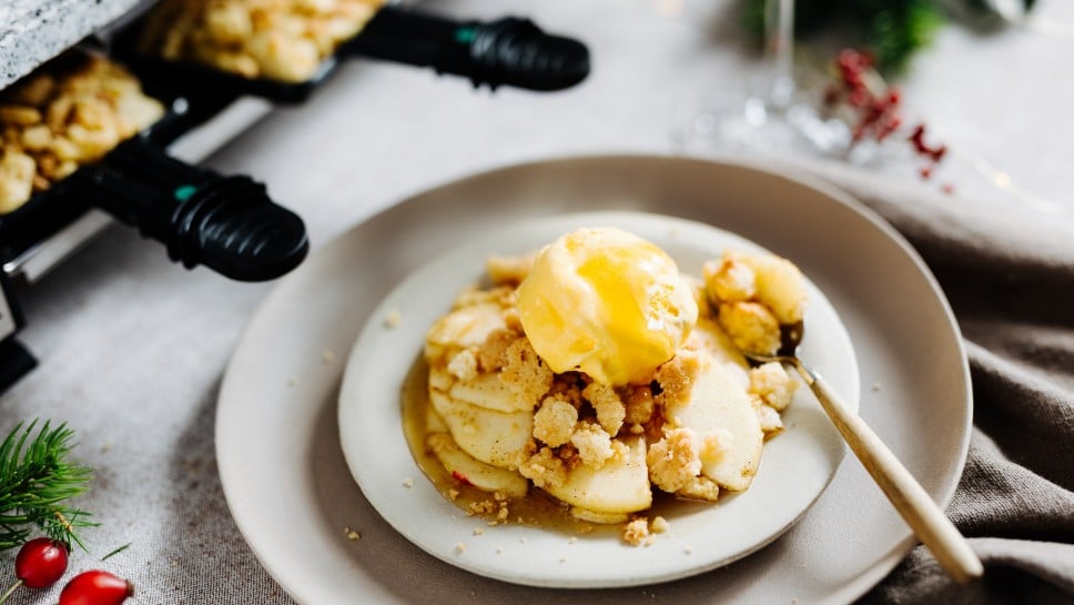 Raclette Apple Crumble