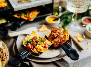 Nachos Raclette „Veggie & Huhn“