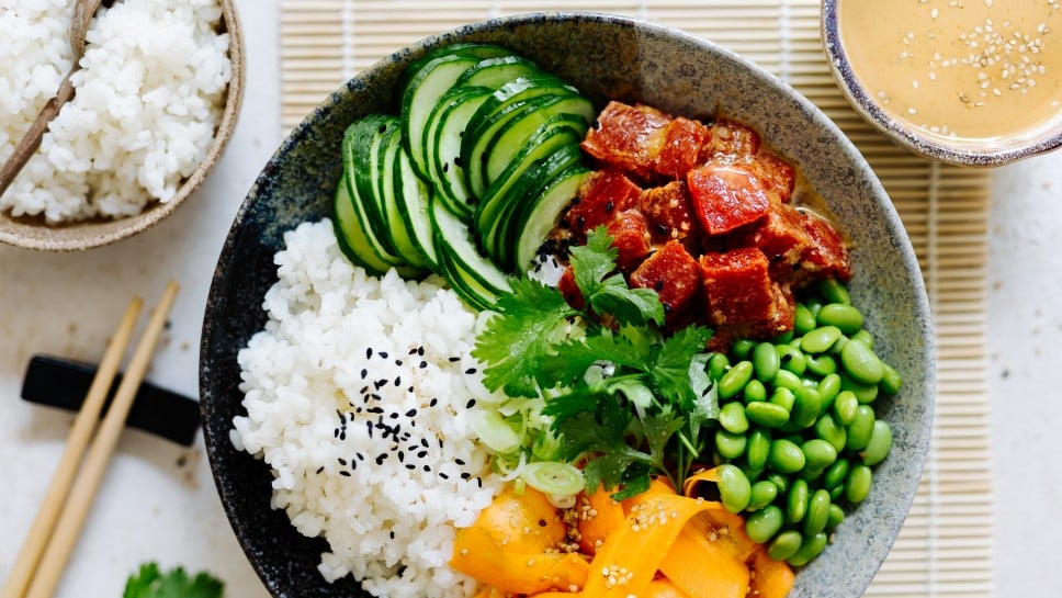 Wassermelonen-Thunfisch mit Asia Bowl 