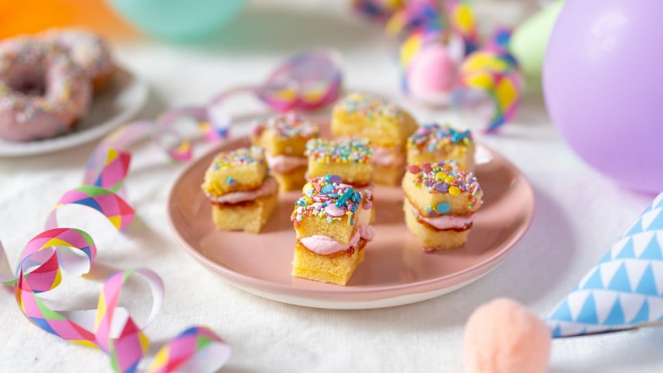 Sprinkle Sandwiches mit Erdbeermarmelade