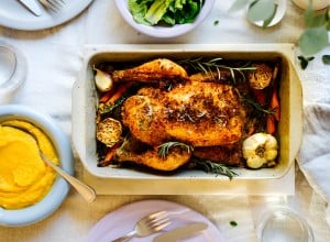 Knoblauch-Huhn mit knuspriger Knoblauchkruste und Semmelfülle 