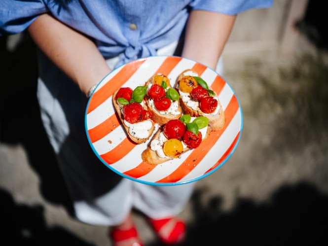 Ricotta Crostini  mit karamellisierten Tomaten 