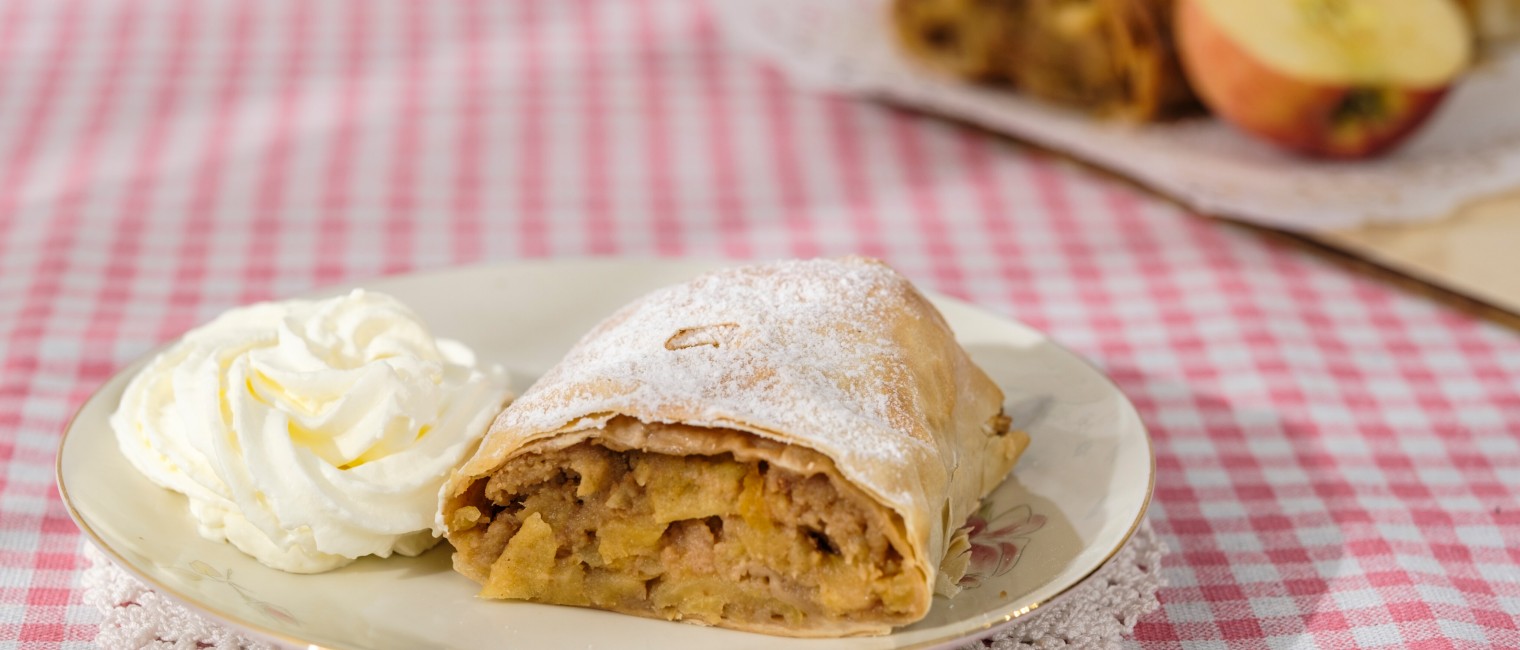 Gezogener Apfelstrudel