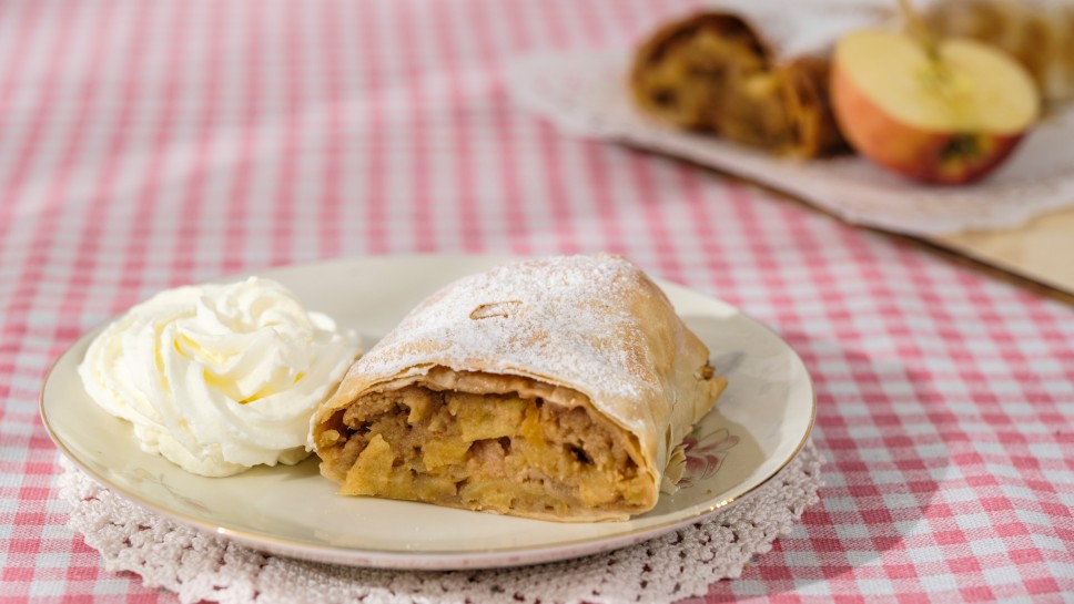 Gezogener Apfelstrudel