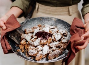 1.	Kastanien Schmarren mit Preiselbeermarmelade 