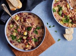 SPAR Mahlzeit Bohneneintopf mit Speck quer