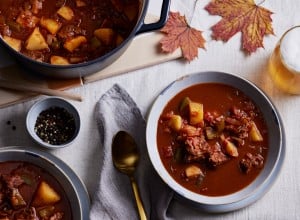 SPAR Mahlzeit Kartoffelgulasch vom Rind quer