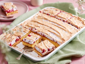 SPAR Mahlzeit Ribiselkuchen vom Bleck mit Eischnee querformat