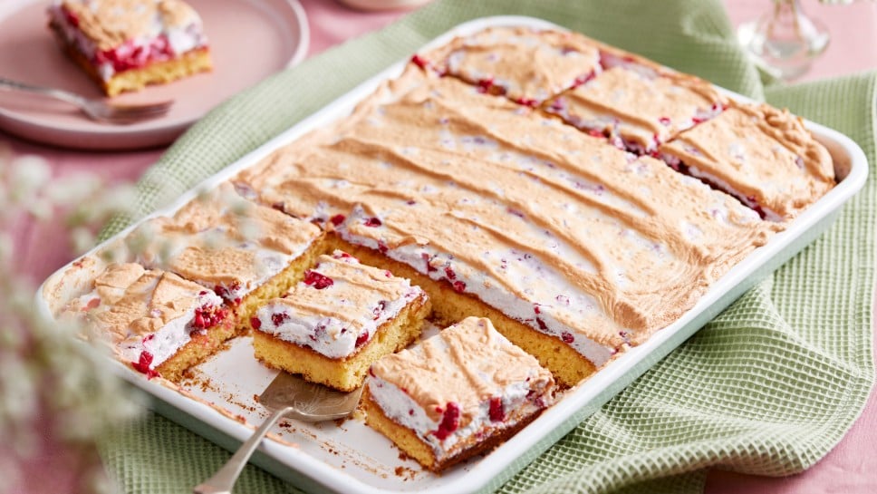 SPAR Mahlzeit Ribiselkuchen vom Bleck mit Eischnee querformat