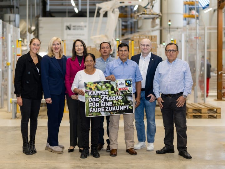 Gruppenbild im Rahmen der SPAR Pressetour "Kaffe von Frauen für eine faire Zukunft."