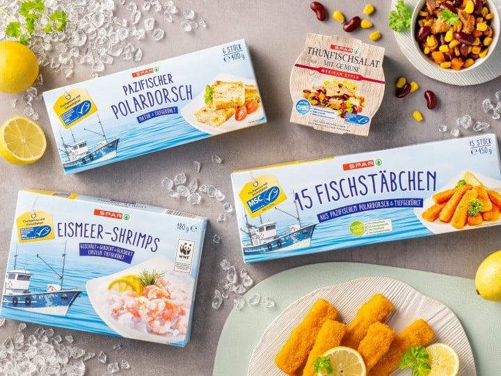 verschiedene Fischprodukte von der Spar Qualitätsmarke von oben fotografiert