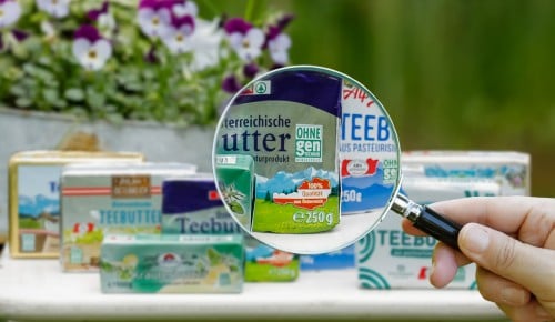 Produkte ohne Gentechnik_ Ansicht mit Lupe