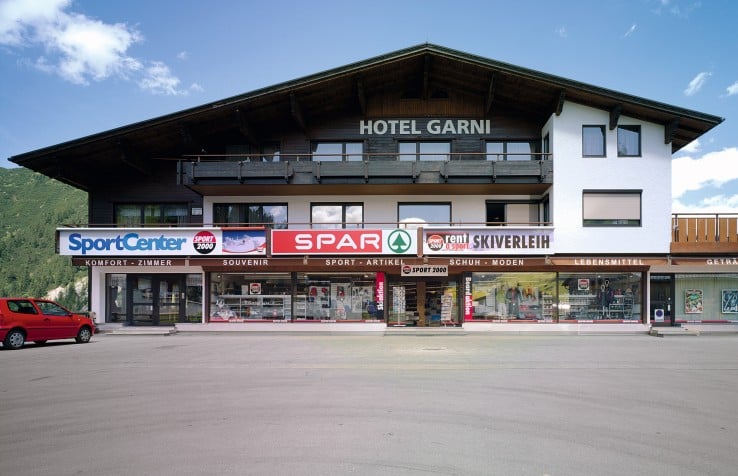 Hier sehen Sie den SPAR Markt in Warth