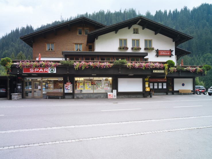 Hier sehen Sie den SPAR Markt in Klösterle