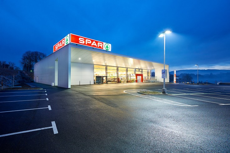 SPAR-Supermarkt Frankenmarkt von außen