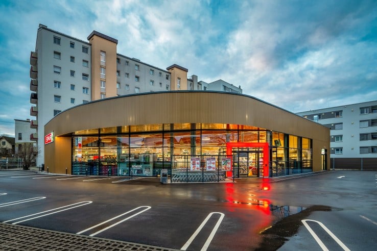 SPAR Vöcklabruck von außen
