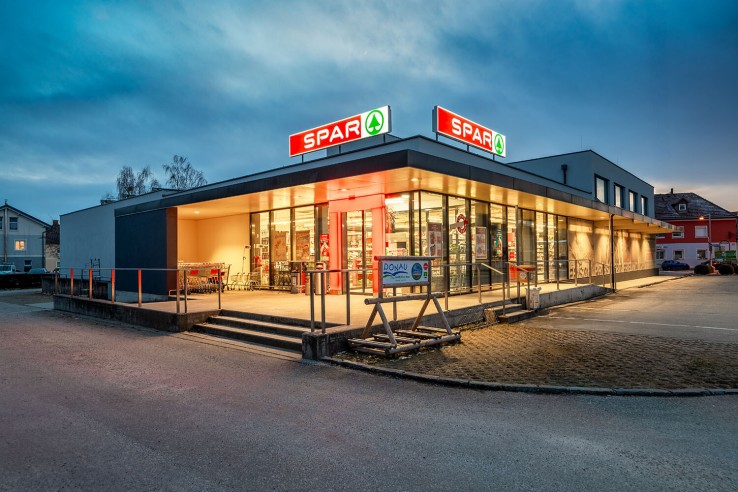 SPAR Strasser Naarn von außen