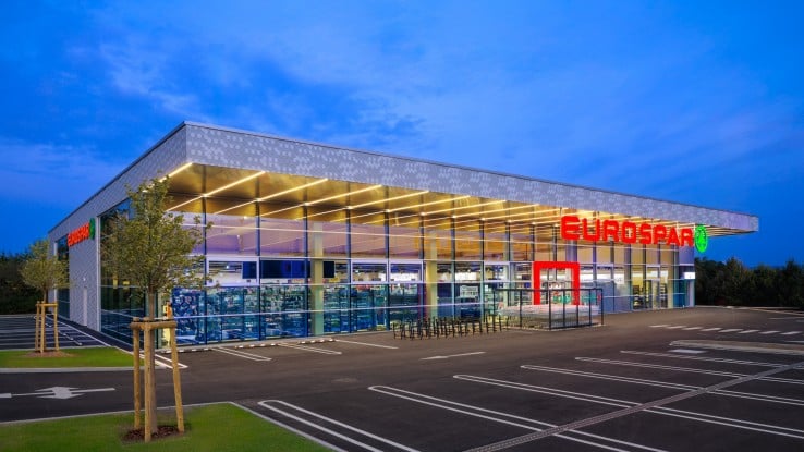 Außenaufnahme des neuen Eurospars in Mattersburg bei Nacht