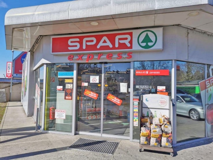 Hier sehen Sie den SPAR express Markt in der Grenzackerstrasse