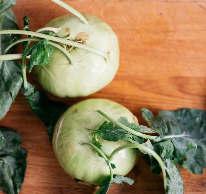 Kohlrabi mit Blatt