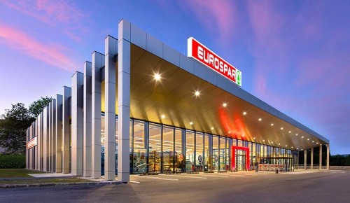EUROSPAR Supermarkt Bad Erlach in Niederösterreich SPAR-Kauffrau Birgit Wessely-Uher