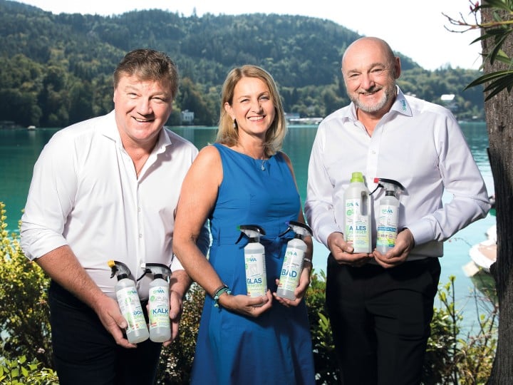 Natürliche Reinigungsmittel neu bei SPAR! Das junge Kärntner Unternehmen SAWAMED produziert nachhaltige Reinigungs- und alkoholfreie Desinfektionsmittel, die es nun auch bei SPAR zu kaufen gibt.